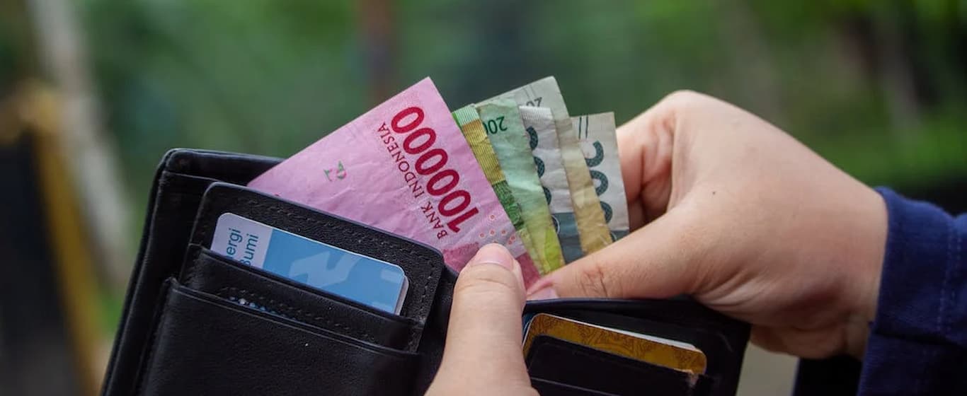 5 Perbedaan Mendasar Akad Tabarru' (Tolong Menolong) vs Akad Tijarah (Komersial)
