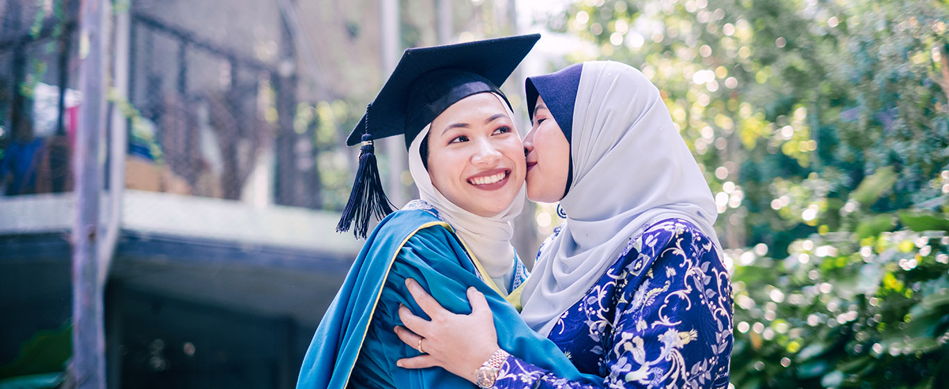 6 Alasan Mengapa Non-Muslim Juga Banyak Memilih Asuransi Syariah di Indonesia